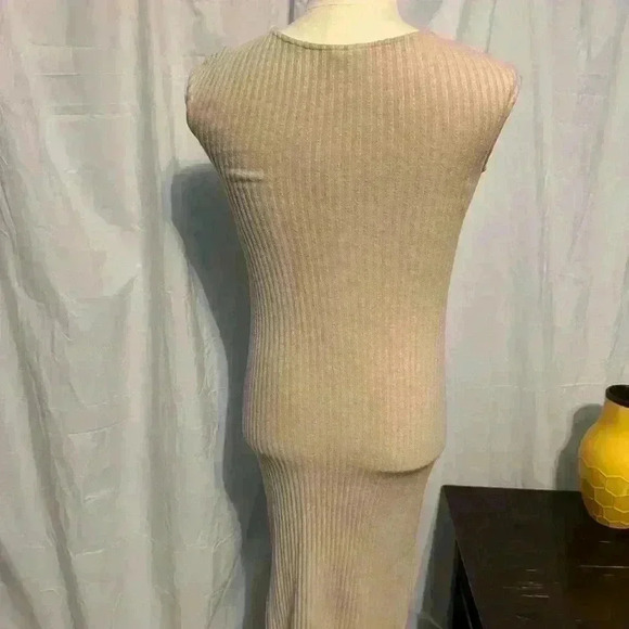 Women’s Ady P Ribbed Stretchy Dress. Size Small. Light Tan. Slits On Sides. - Picture 3 of 6